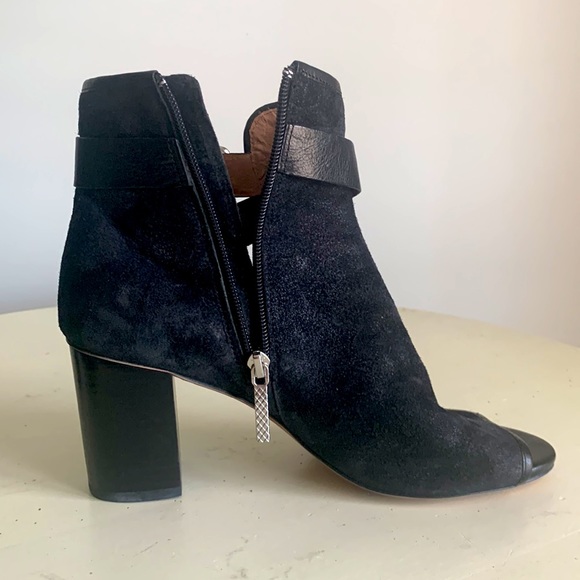 Donald J Pliner Greco Black Open-Toe Bootie - Picture 5 of 12